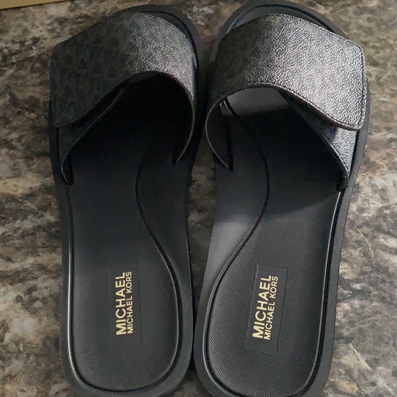 Michael Kors Gilmore sandals size 8 - Picture 5 of 7